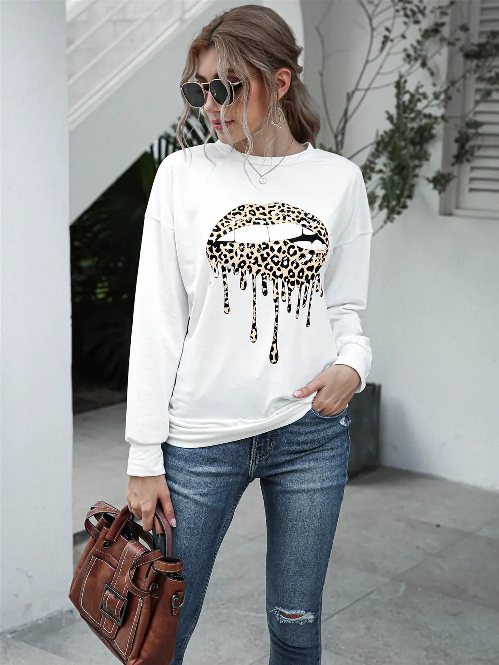 Round Neck Eyelashes Lip Printings Long Sleeve Loose Sweatshirt - InsPrint