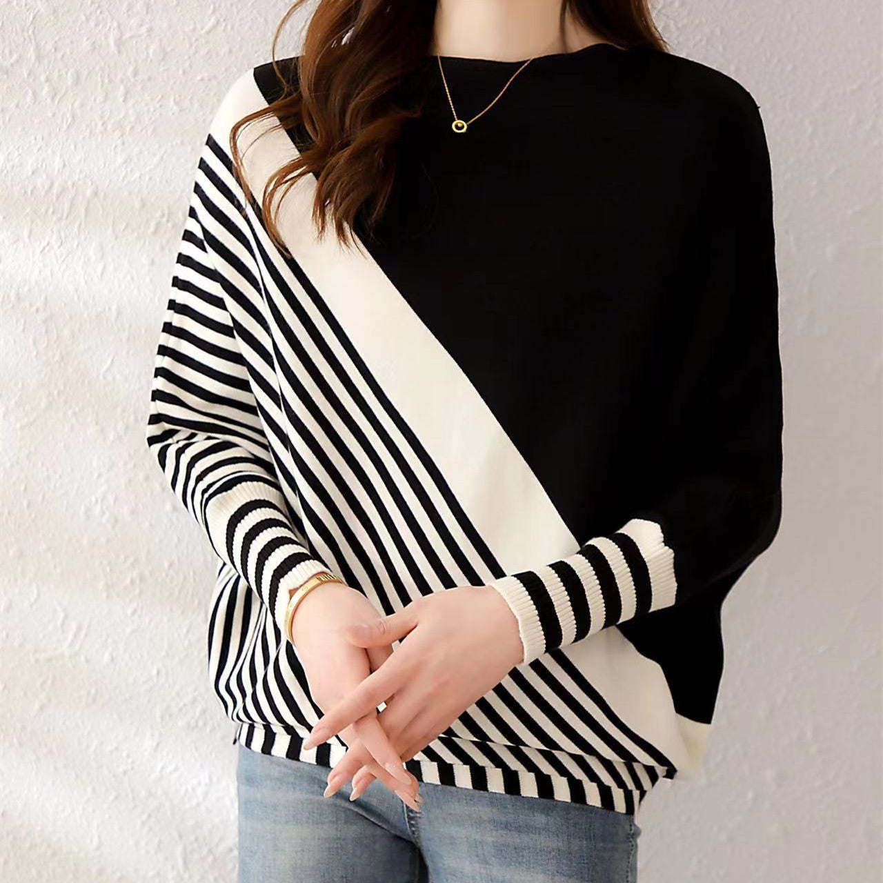 Women's Contrast Color Batwing Sleeve Sweater - InsPrint